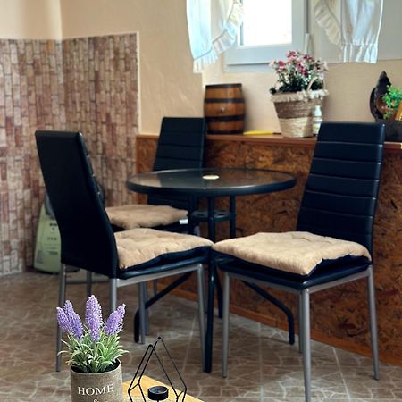 Ninic Family Apartments Tivat Luaran gambar